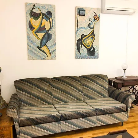 Seaside Art & Retro Apartment